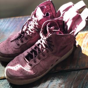 Pink Nike Air Force ones 🖤❤️